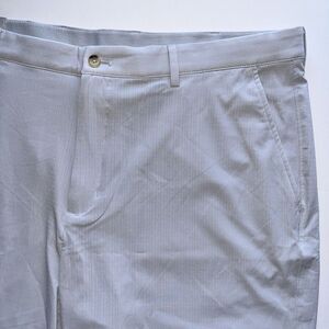 New‎ Greg Norman Light Gray Stretch Shorts Mens 40